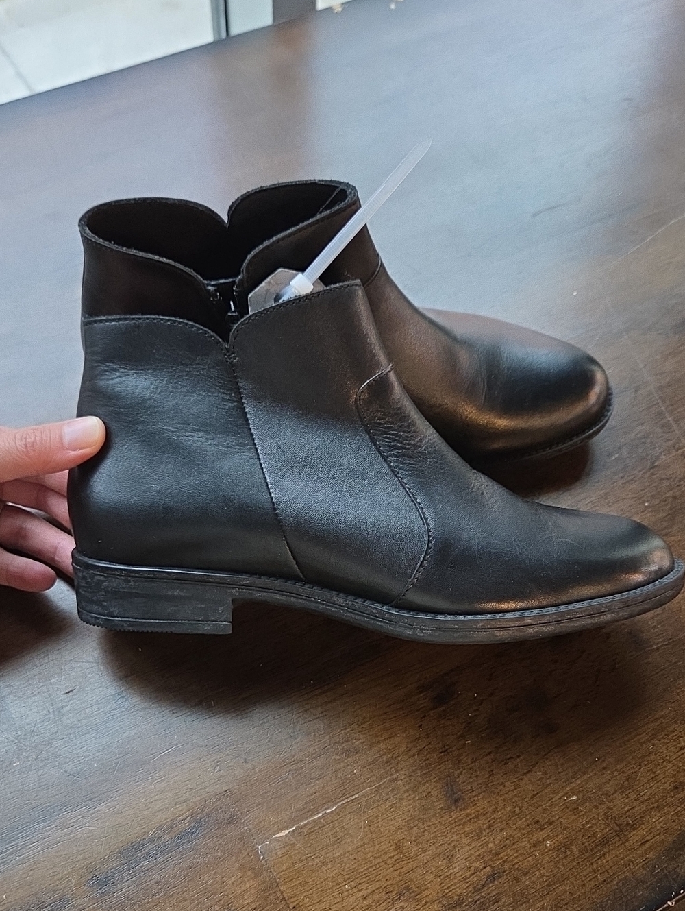 Geox Size 7 Women's Black Leather Chukka Boots - Sleek Side Zip Design NEW
